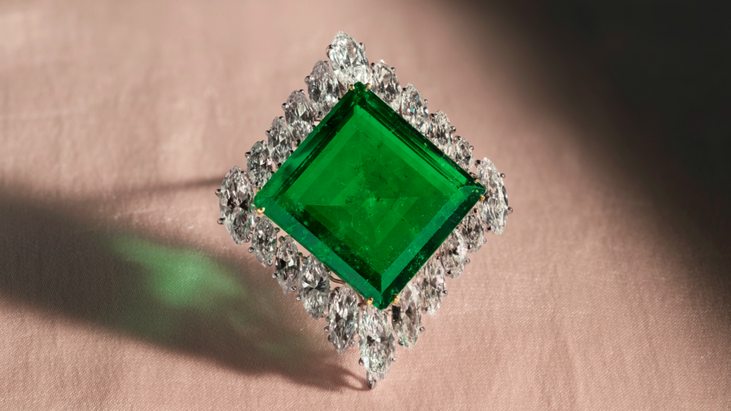 The 37-carat emerald bought by Sadruddin Aga Khan and set in a brooch by Cartier for his wife Nina Dyer sold at Christie's