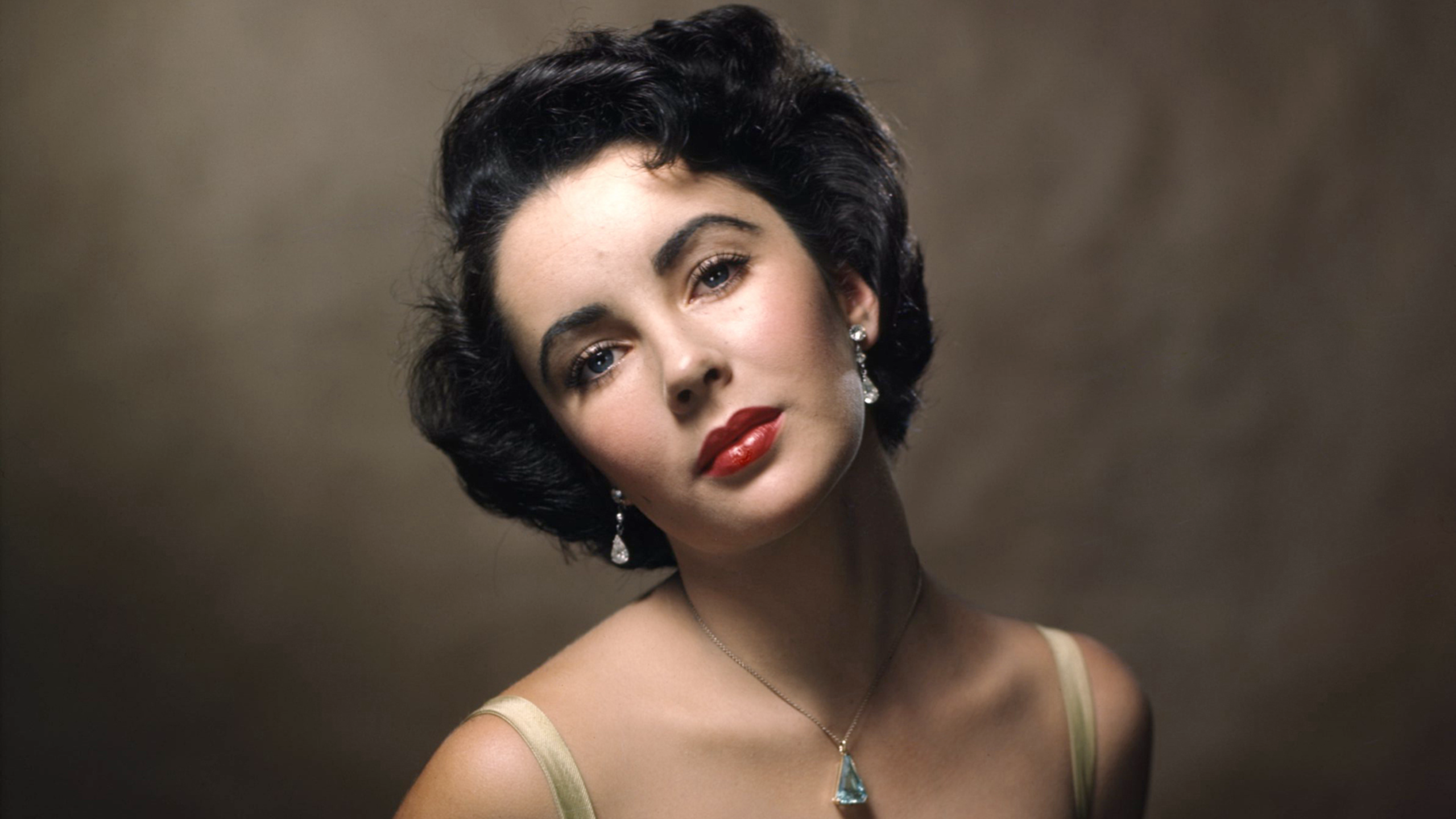 Elizabeth Taylor was an avid jewelry collector and owned some incredible pieces.