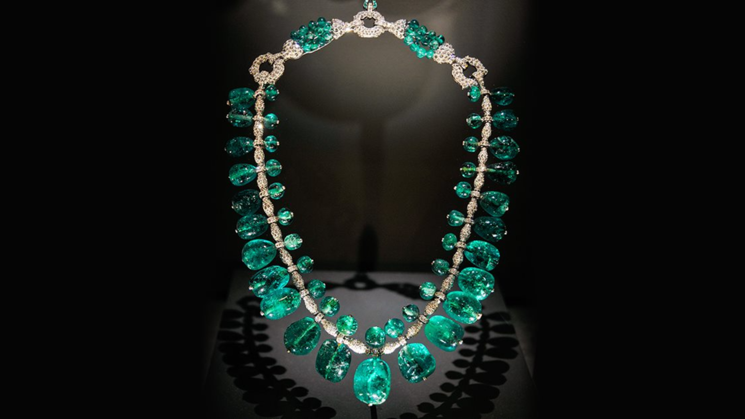 marjorie-merriweather-post-jewelry-emerald-necklace