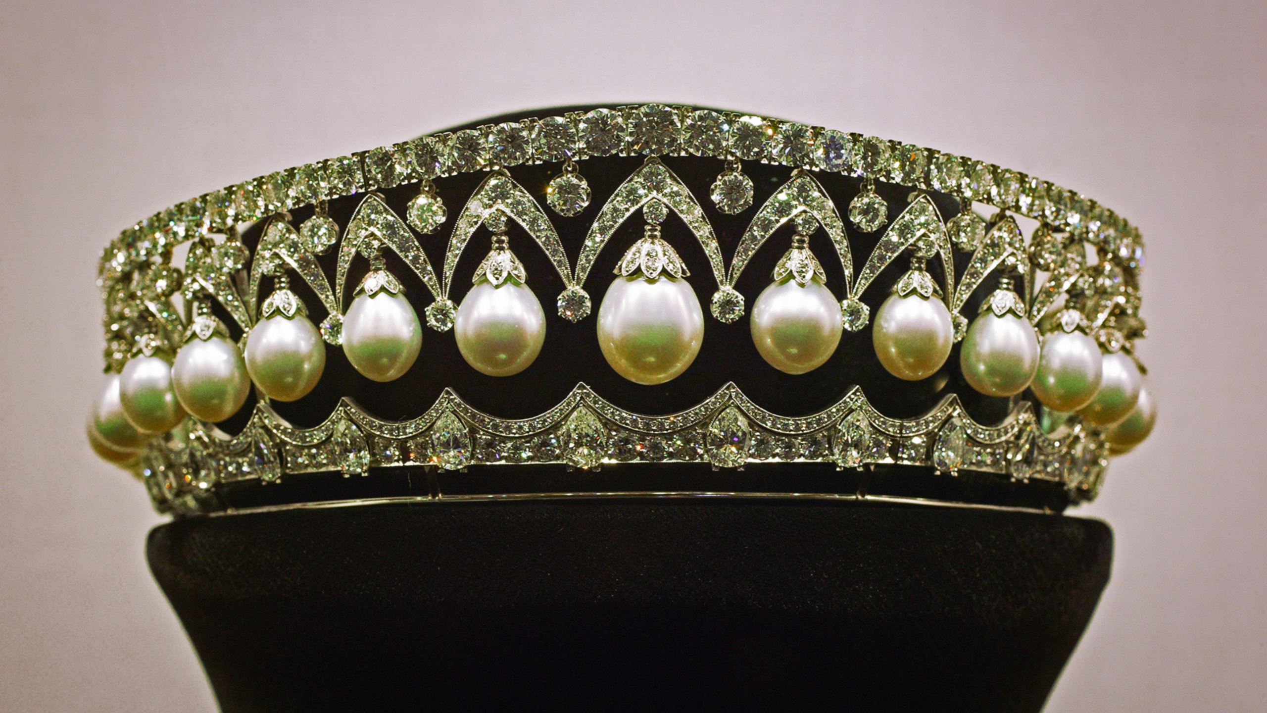 russian-beauty-tiara-romanov