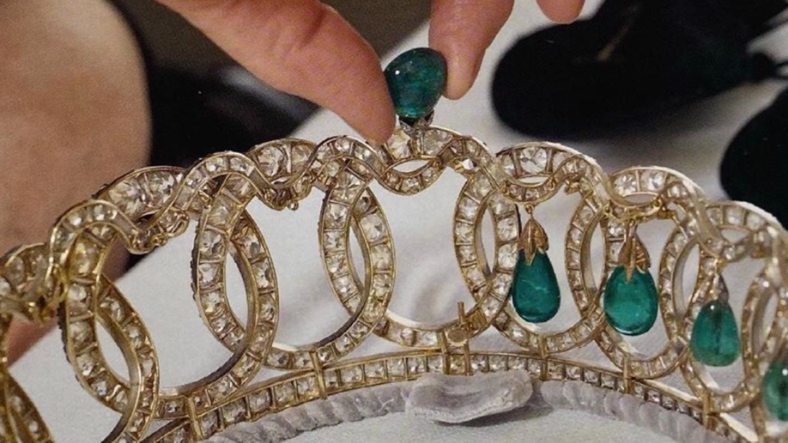 vladimir-tiara-romanov-emerald