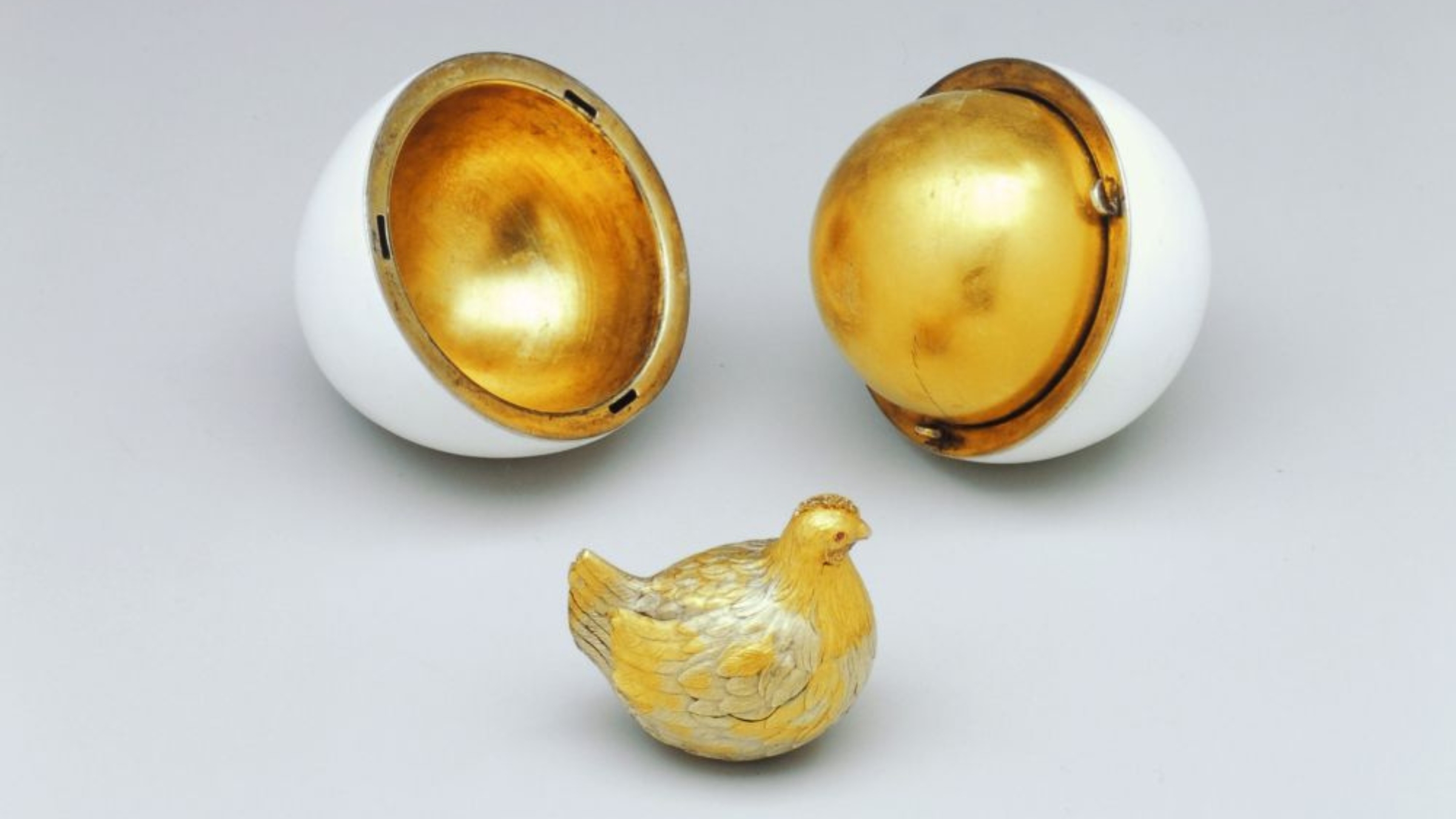 Premier oeuf à la poule réalisé par Fabergé pour les Romanov